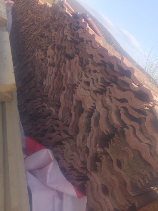 Țigla bramac in stare foarte buna