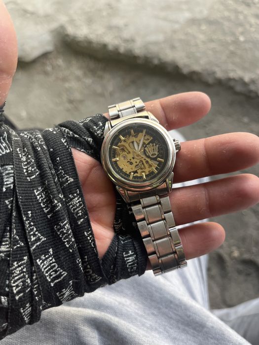 Часы ролексы мужские СРОЧНО !!!