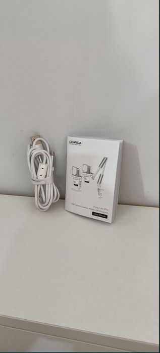 Микрофон белый беспроводной