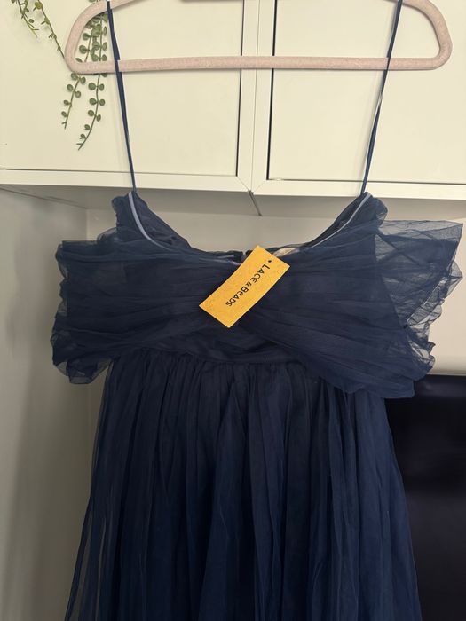 Тъмно синя рокля LACE&BEADS ASOS  тюл паднали рамене  ххс хс размер
