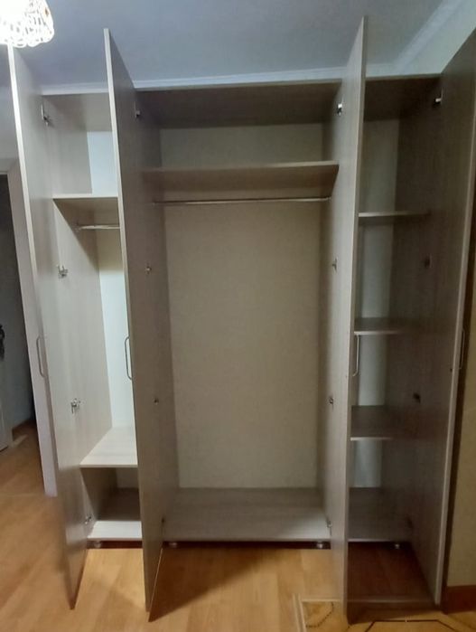 Плательный шкаф в отличном состоянии