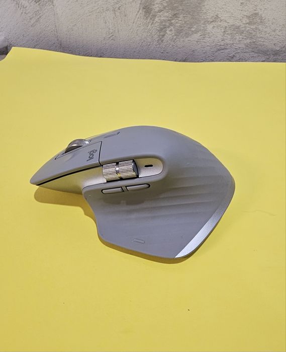 Vând mouse wireless premium Logitech MX Master 3