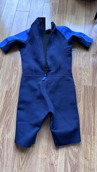 Costum inot izopren