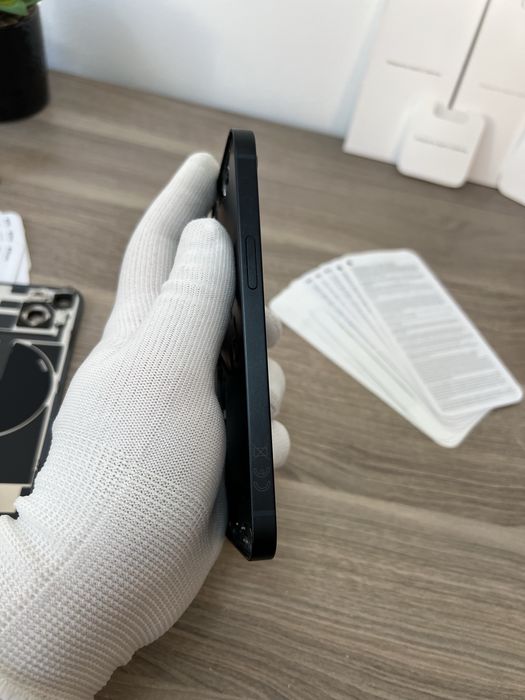 iPhone 14, на части - корпус, дисплей, батерия, камера и др.