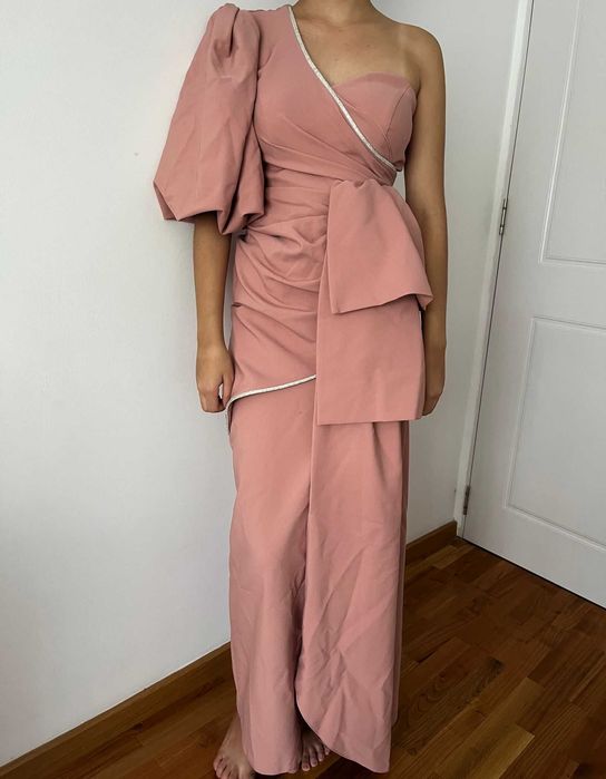 Vand rochie de seară