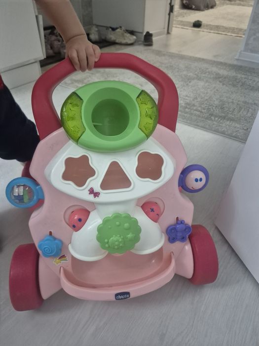 Продам чикко толокар