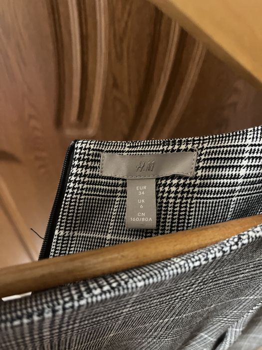 Рокля H&M с 3/4 ръкав