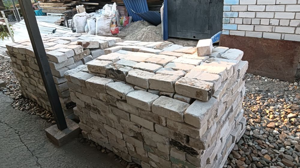 Продам кирпич силикатный бу