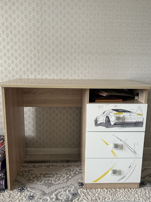 Письменный стол детский