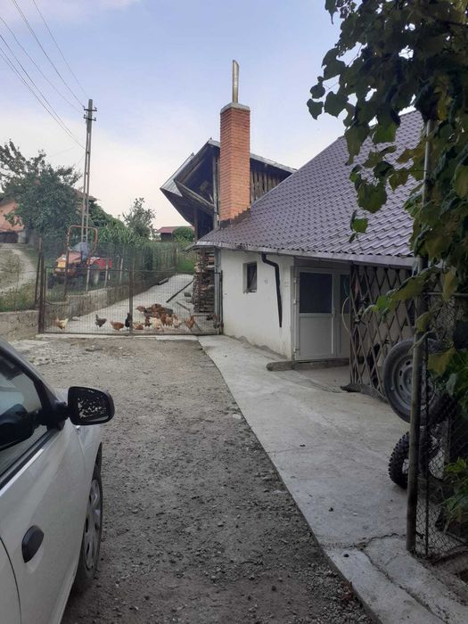 Casă de vânzare   . +anexă