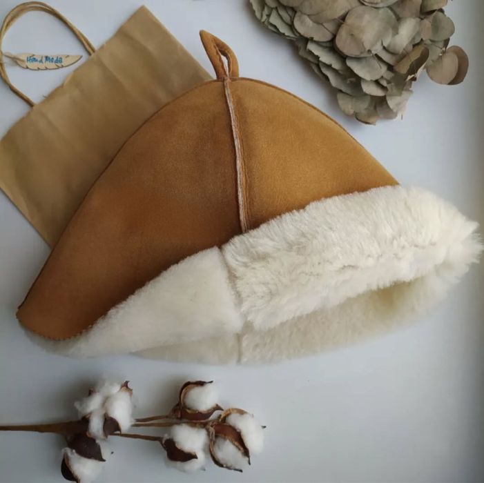 Шапка для бани из натуральной овчины