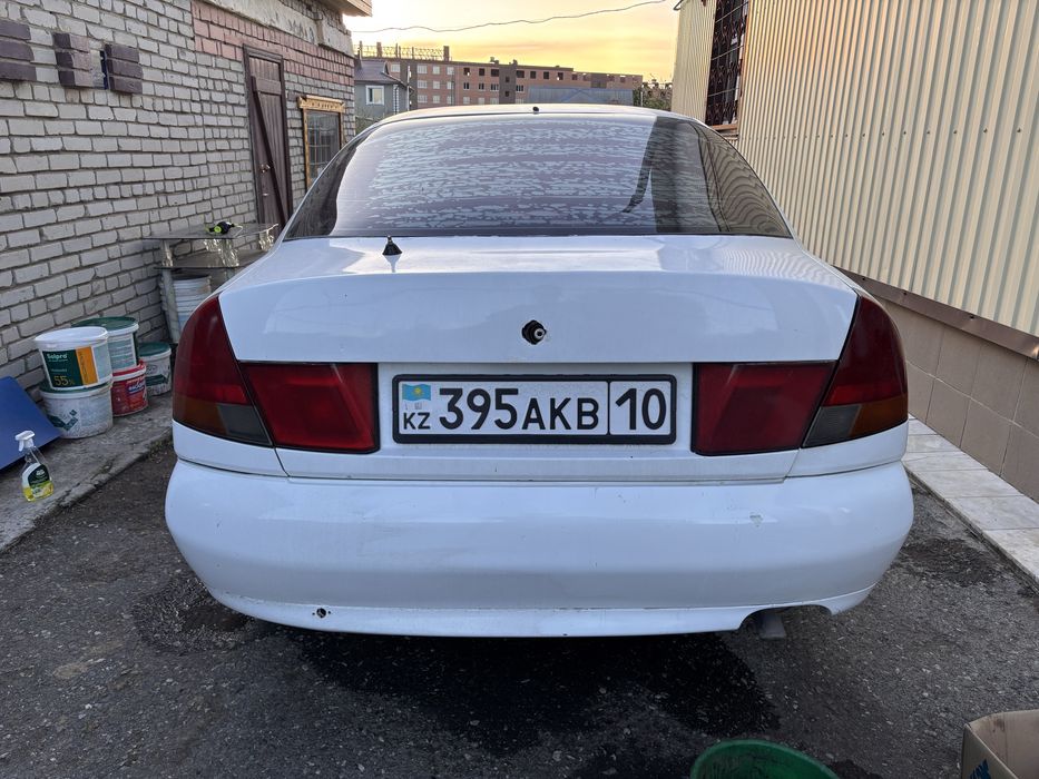 Mitsubishi Carisma 1996