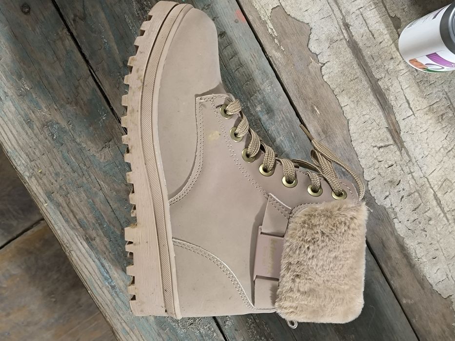 Женская обувь в продаже