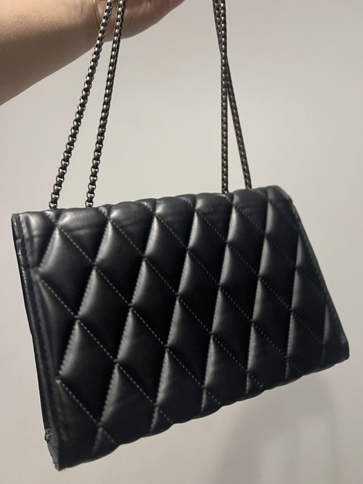 Дамска черна чанта