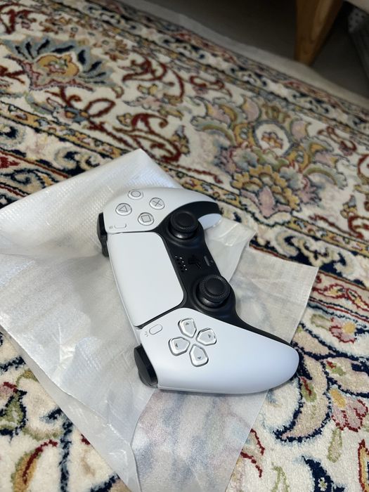 Продам PS5 DIgitial Edition 1tb