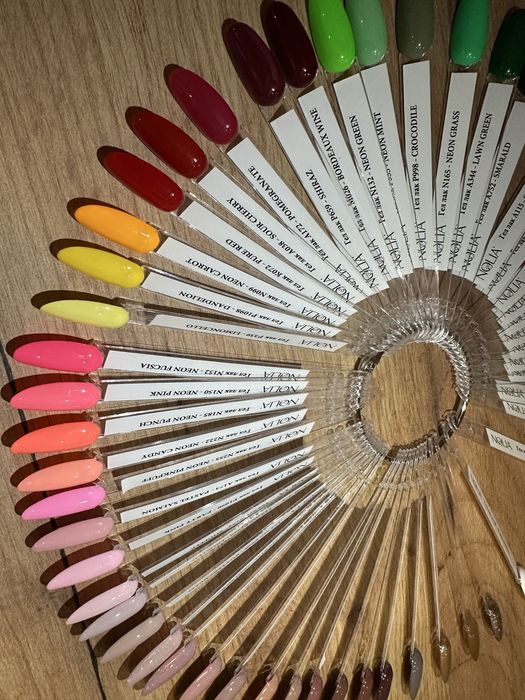 Продавам лакове NOLIA