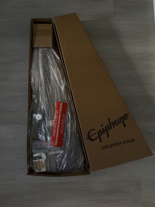 Электрогитара Epiphone Tribute Les Paul Sunburst