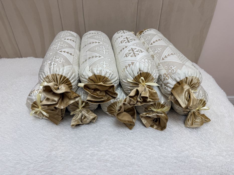 Тойбастар, подушка конфетка