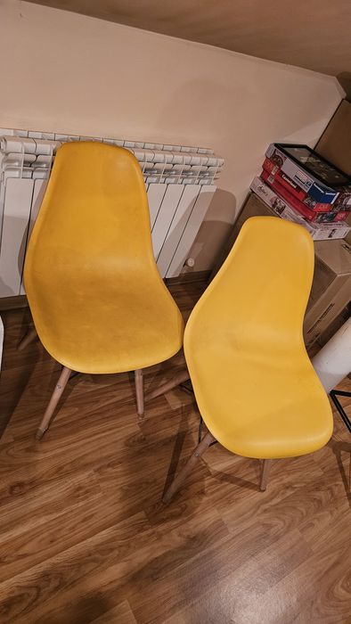 Продам стулья пластиковые