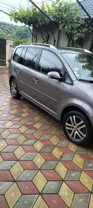 VOLKSWAGEN Touran 0 — imagine 4