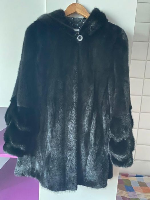 Продам норковую шубу