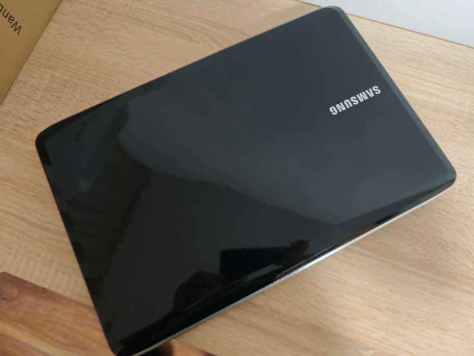 Лаптоп Samsung RV508