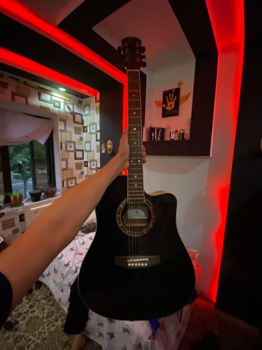41 razmerli sher gitara sotiladi