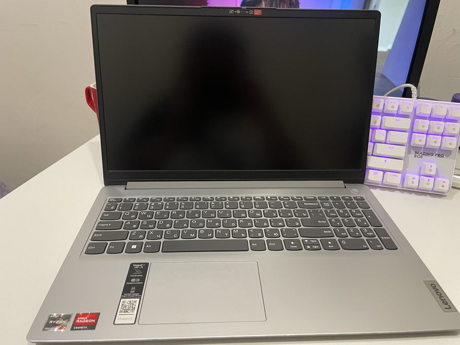 Продам ноутбук Lenovo ryzen 5700u