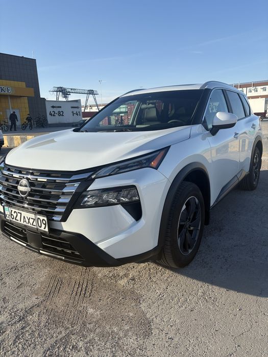 Продаю автомашину Nissan Rogue SV Premium