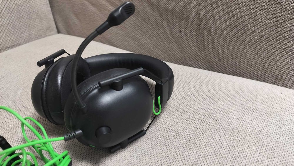Casti gaming cu fir Razer BlackShark V2
