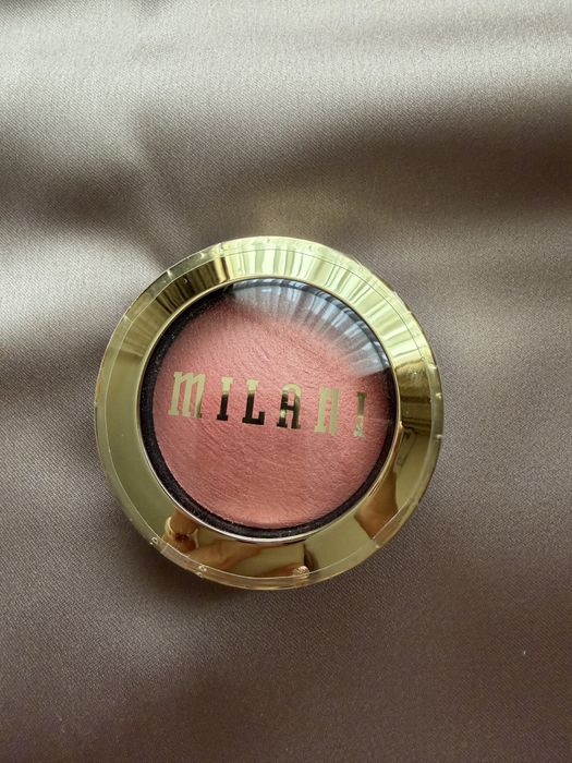 Козметика Aura, Milani