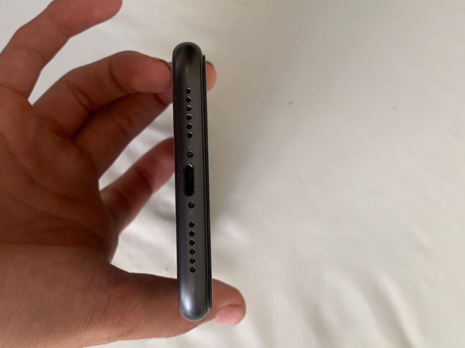 Продам iPhone 11 128GB 79% акум