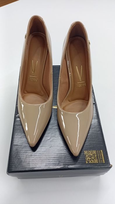 Официални обувки!