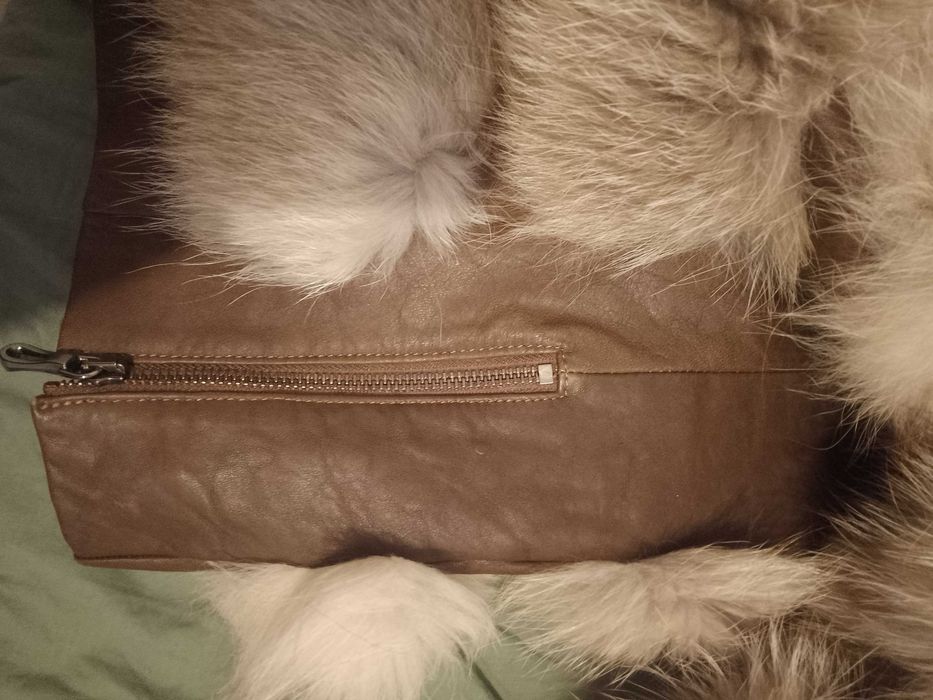 Haina din piele și blana naturala