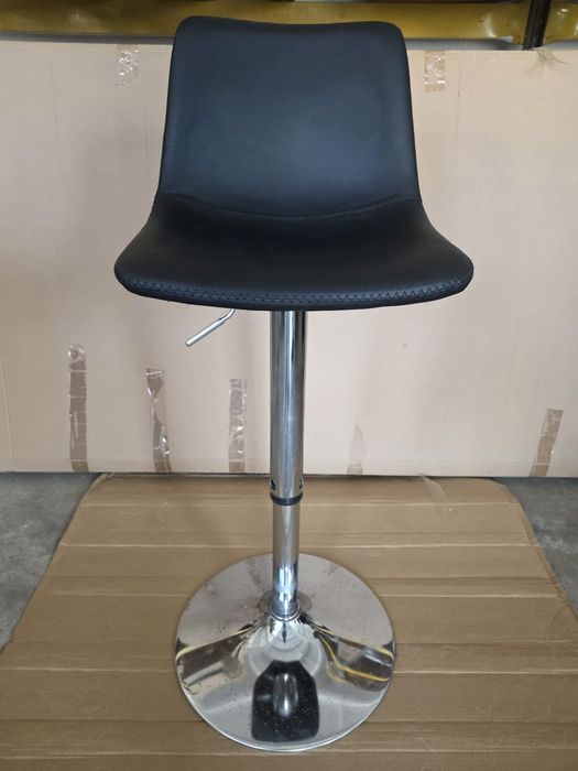 Scaune rotative cu picior