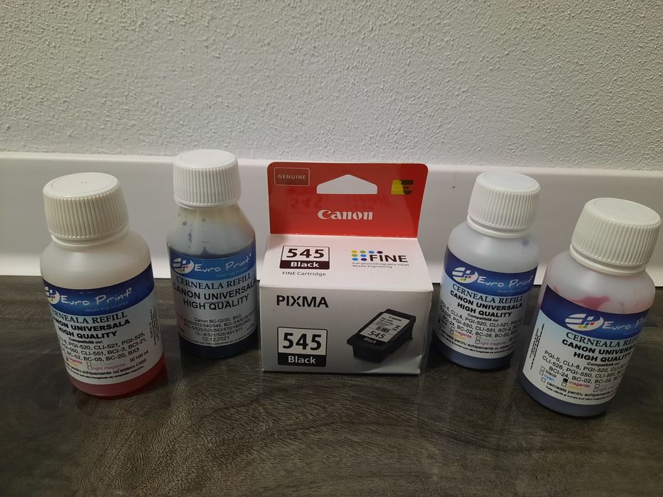 Cartuș nou + cerneală CANON + seringi