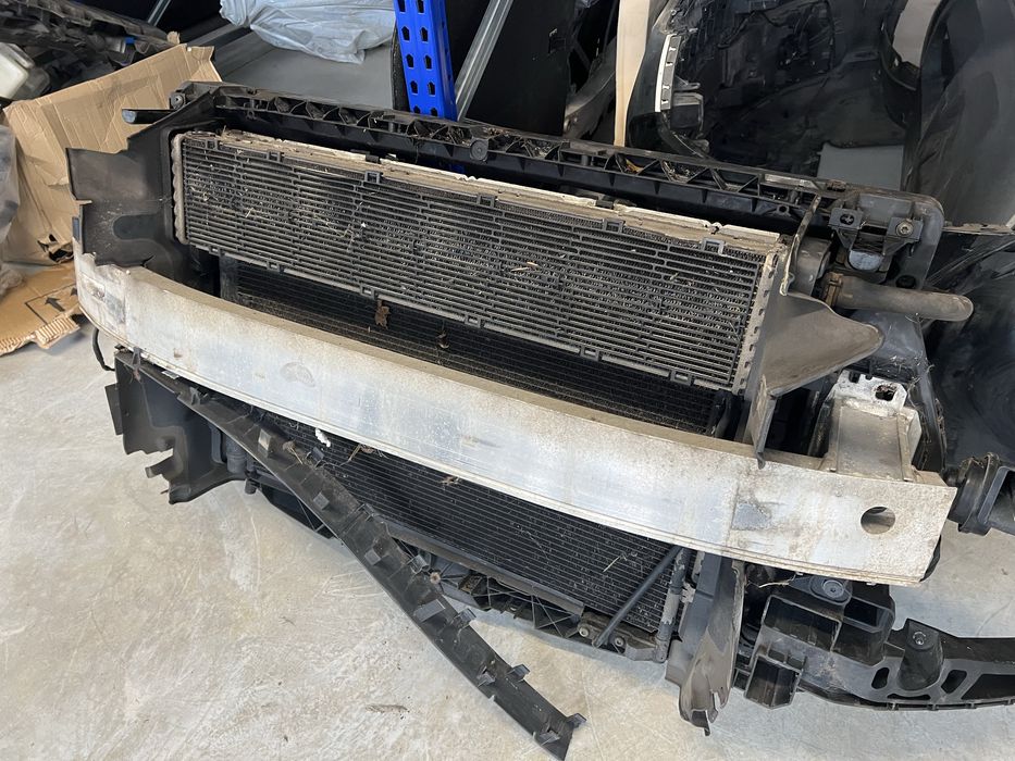 Audi Q3 8U TFSI предна маска/ перки/ радиатори комплект