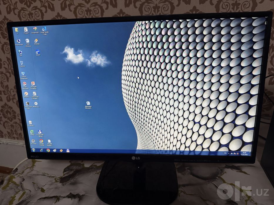 Продается монитор LG 24”