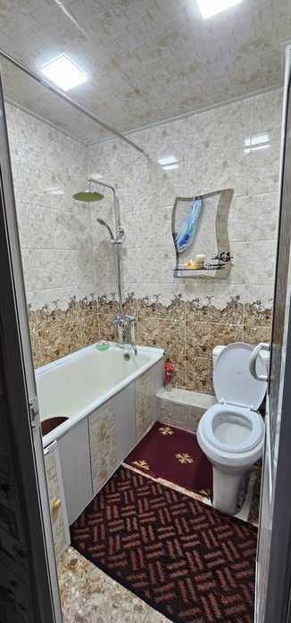 Uy 2xonali Qurilish kollej oldida