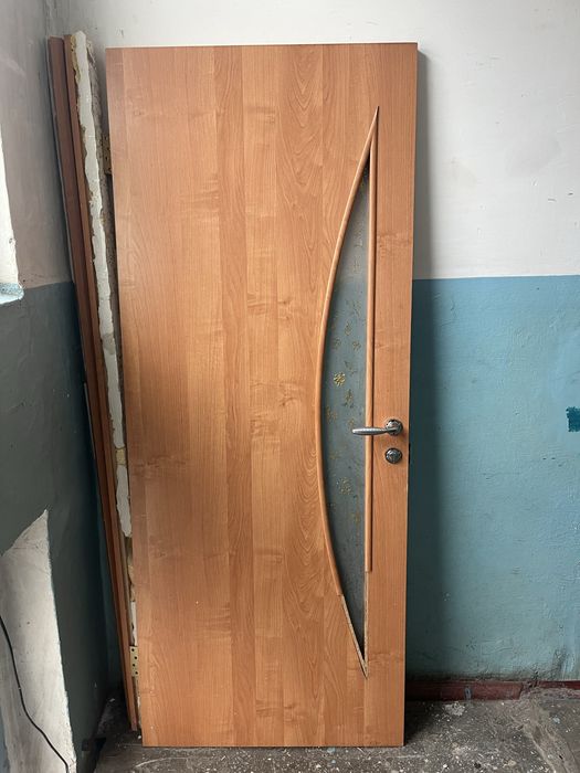 Отдам бесплатно двери бу