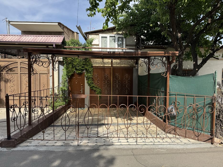 Продаются дом, 3 комнаты, Мирабадский район.Ориентир: Глинка, 8 роддом