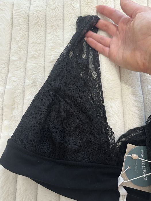 Дантелен Сутиен