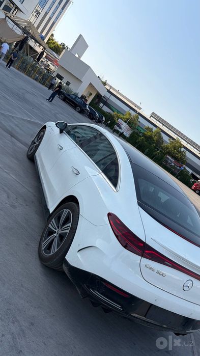 Mersedes Benz EQE 500 
2025 Yil