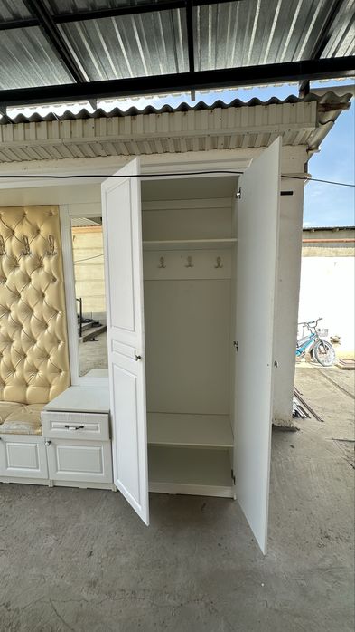 Шкаф в прихожую