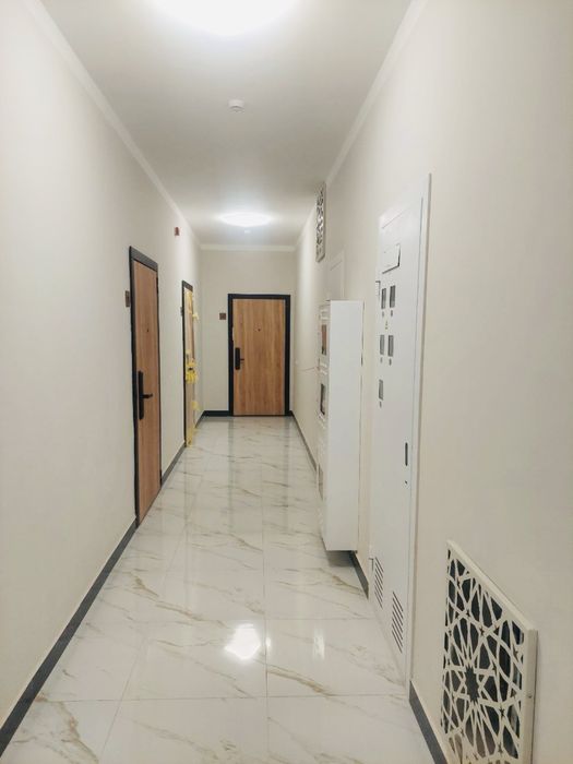 Срочно !!! Метро олдида таййор шинам квартира.