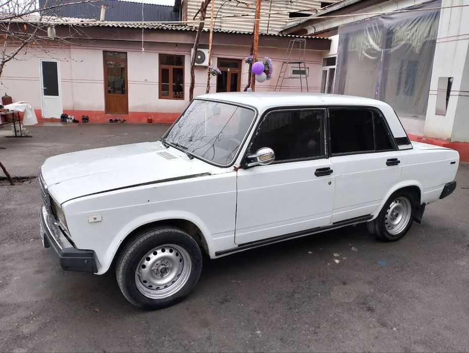 Ваз 2107.     1984 йил