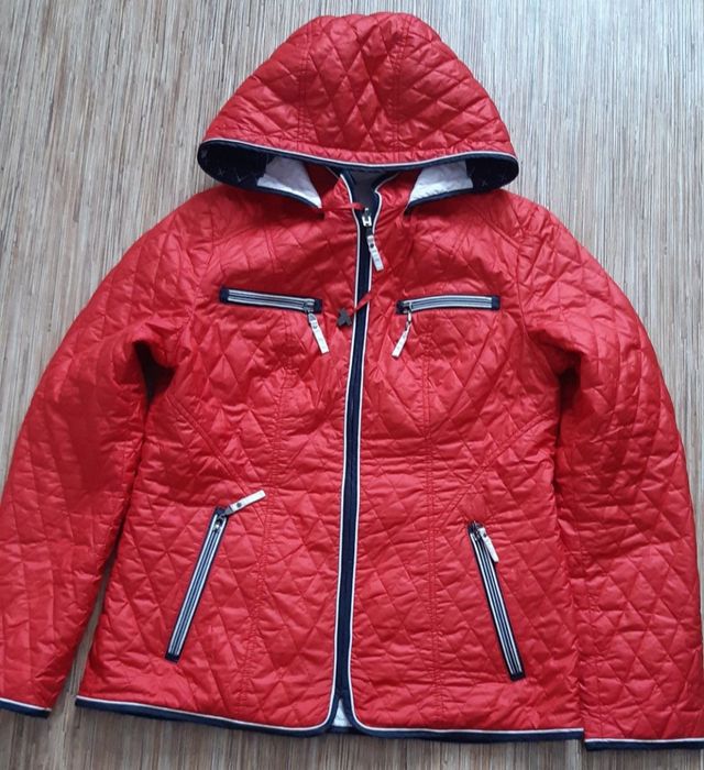 Продам куртку.Весна-осень.