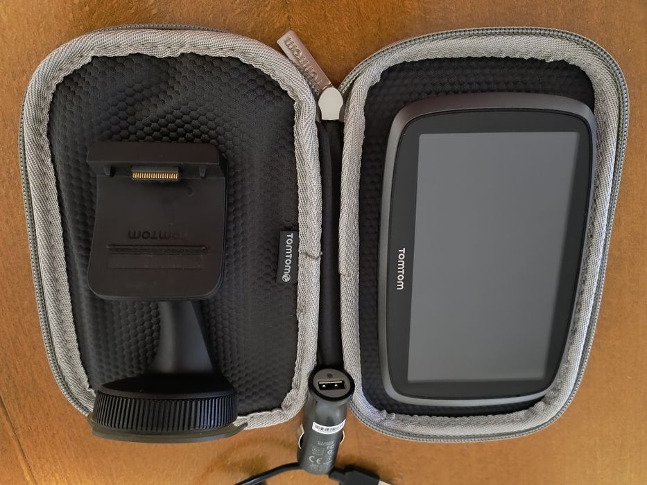 Оригинална навигация  TOMTOM GO 510 с калъф