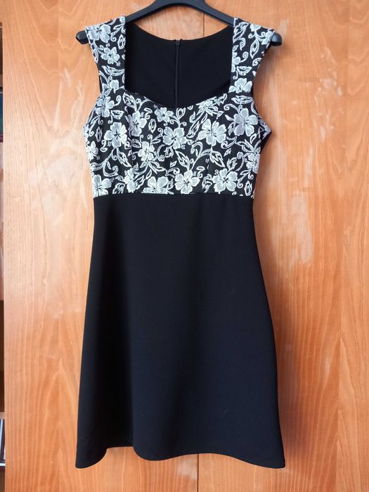 Къса черно-бяла рокля / S-M размер