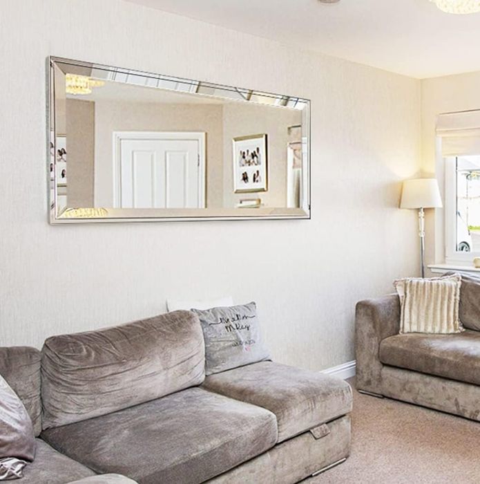 Oglinda design moderna cu cadru inclinat